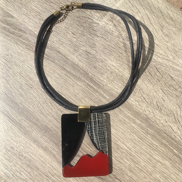 Vintage necklace-Preloved 1980’s statement necklace. Red, black & white VGUC - Picture 7 of 8